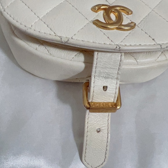 Chanel Small CC Messenger Flap Bag - Picture 7 of 16
